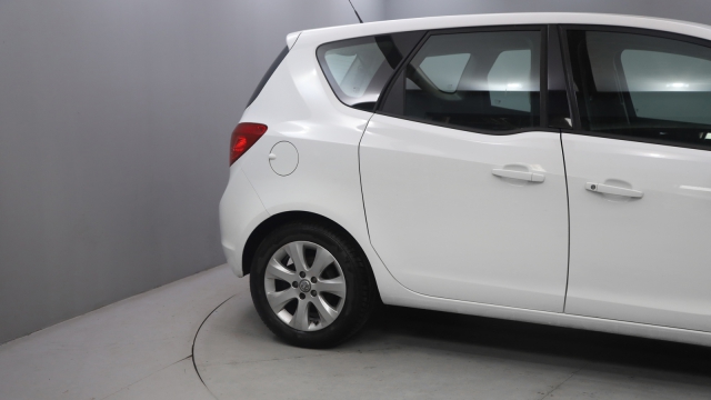 View the 2015 Vauxhall Meriva: 1.4i 16V Life 5dr Online at Peter Vardy