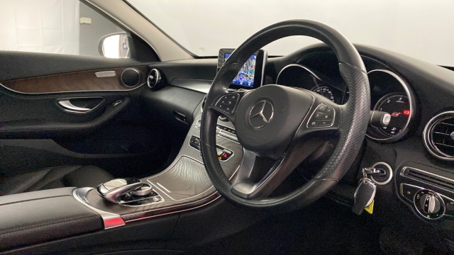 View the 2016 Mercedes-benz C Class: C220d Sport 5dr Auto Online at Peter Vardy