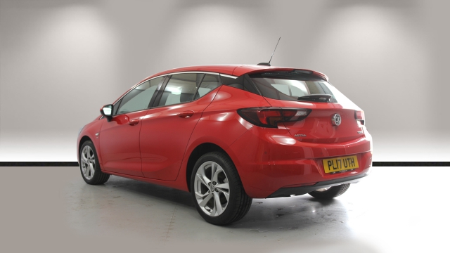 View the 2017 Vauxhall Astra: 1.4T 16V 150 SRi 5dr Online at Peter Vardy