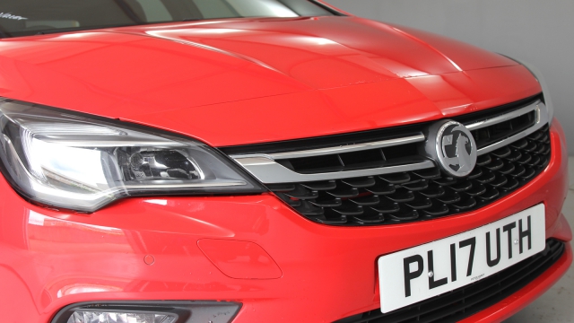 View the 2017 Vauxhall Astra: 1.4T 16V 150 SRi 5dr Online at Peter Vardy