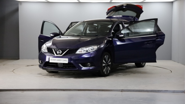 View the 2016 Nissan Pulsar: 1.2 DiG-T N-Connecta 5dr Online at Peter Vardy