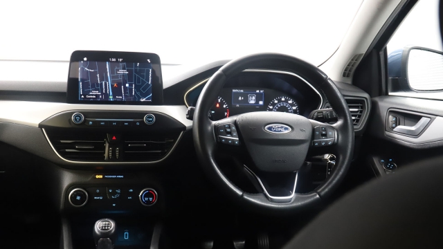 View the 2020 Ford Focus: 1.0 EcoBoost 100 Zetec 5dr Online at Peter Vardy