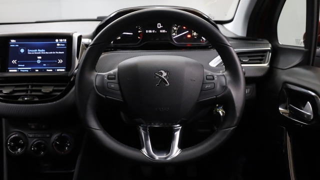 View the 2018 Peugeot 208: 1.2 PureTech 82 Signature 5dr [Start Stop] Online at Peter Vardy
