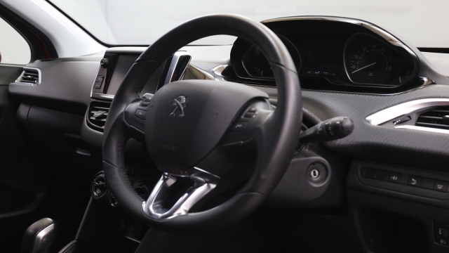 View the 2018 Peugeot 208: 1.2 PureTech 82 Signature 5dr [Start Stop] Online at Peter Vardy