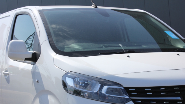 View the 2020 Vauxhall Vivaro: 2900 1.5d 100PS Sportive H1 Van Online at Peter Vardy