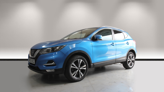 View the 2018 Nissan Qashqai: 1.2 DiG-T N-Connecta 5dr Xtronic Online at Peter Vardy