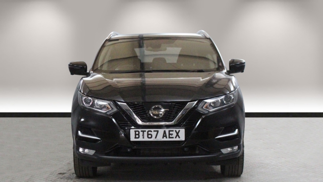 View the 2017 Nissan Qashqai: 1.2 DiG-T N-Connecta 5dr Online at Peter Vardy