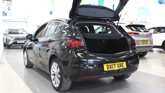 View the 2017 Vauxhall Astra: 1.0T 12V ecoFLEX Design 5dr Online at Peter Vardy
