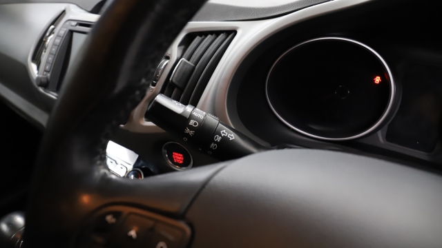 View the 2015 Kia Sportage: 2.0 CRDi KX-4 5dr Auto Online at Peter Vardy
