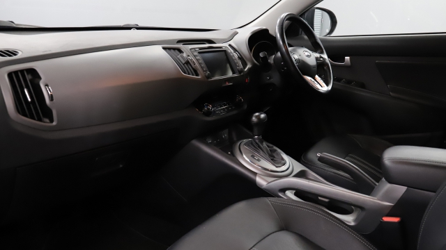 View the 2015 Kia Sportage: 2.0 CRDi KX-4 5dr Auto Online at Peter Vardy