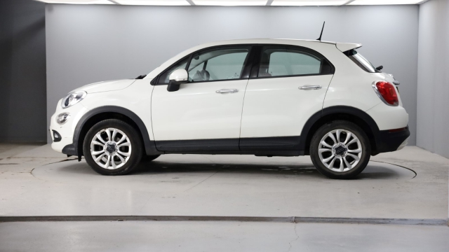 View the 2016 Fiat 500x: 1.4 Multiair Pop Star 5dr Online at Peter Vardy