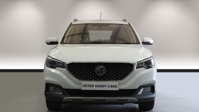 View the 2018 MG Zs: Zs Hatchback 1.5 VTi-TECH Excite 5dr Online at Peter Vardy