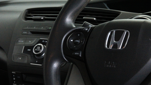 View the 2012 Honda Civic: 1.4 i-VTEC SE 5dr Online at Peter Vardy