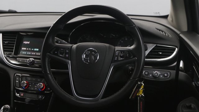 View the 2017 Vauxhall Mokka X: 1.6i Design Nav 5dr Online at Peter Vardy