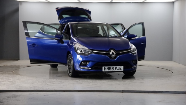 View the 2018 Renault Clio: 0.9 TCE 90 Iconic 5dr Online at Peter Vardy