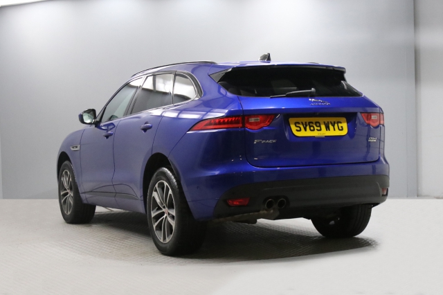 View the 2019 Jaguar F-pace: 2.0d R-Sport 5dr Auto AWD Online at Peter Vardy