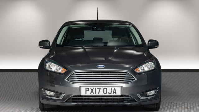 View the 2017 Ford Focus: 1.0 EcoBoost 125 Titanium 5dr Online at Peter Vardy