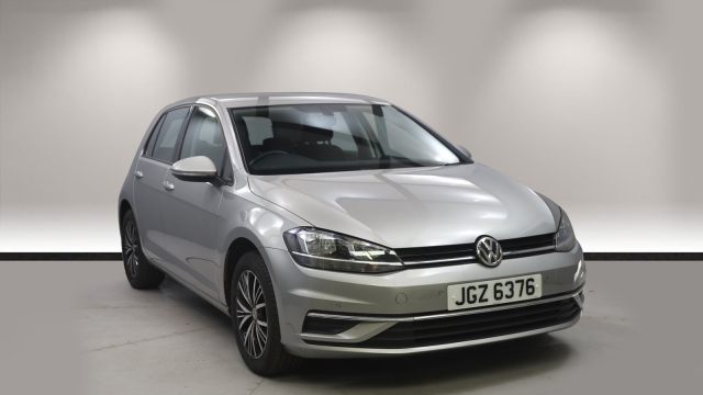 View the 2018 Volkswagen Golf: 1.0 TSI 110 SE 5dr Online at Peter Vardy