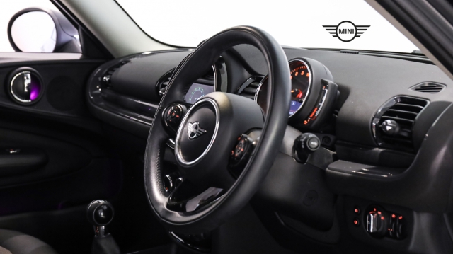 View the 2019 Mini Clubman: 1.5 Cooper Classic 6dr [Comfort Pack] Online at Peter Vardy