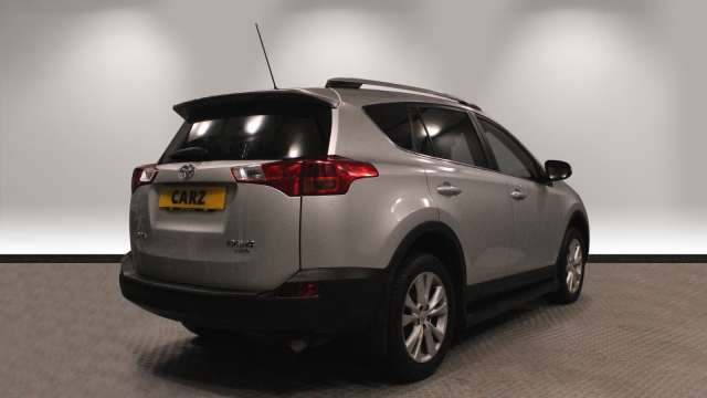 View the 2014 Toyota Rav 4: 2.0 D-4D Invincible 5dr Online at Peter Vardy