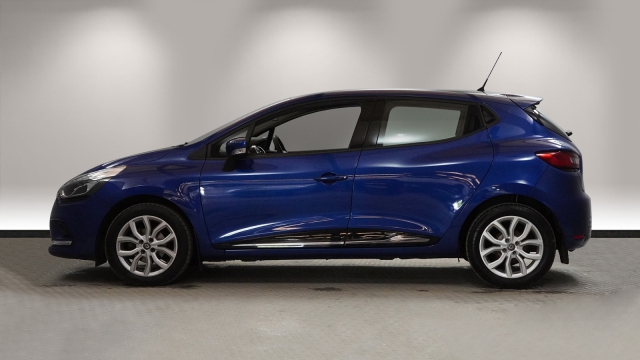 View the 2018 Renault Clio: 0.9 TCE 90 Dynamique Nav 5dr Online at Peter Vardy