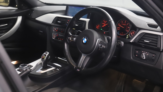 View the 2014 Bmw 3 Series: 320d xDrive M Sport 4dr Step Auto Online at Peter Vardy