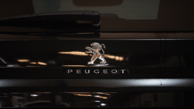 View the 2018 Peugeot 3008: 1.5 BlueHDi GT Line 5dr EAT8 Online at Peter Vardy