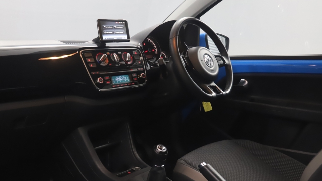 View the 2015 Volkswagen Up: 1.0 BlueMotion Tech High Up 3dr Online at Peter Vardy