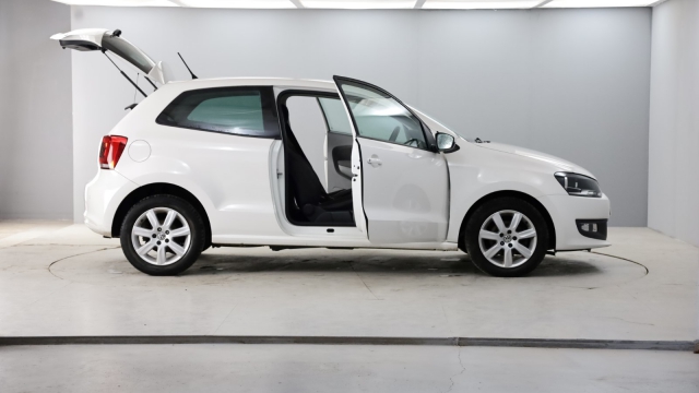 View the 2014 Volkswagen Polo: 1.4 Match Edition 5dr Online at Peter Vardy