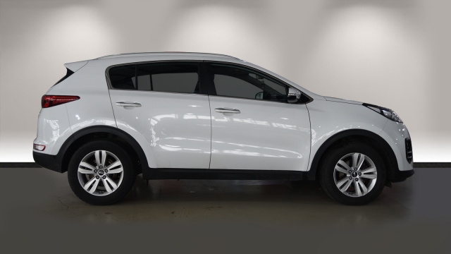 View the 2017 Kia Sportage: 1.7 CRDi ISG 2 5dr Online at Peter Vardy