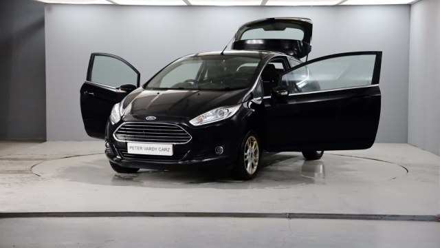 View the 2016 Ford Fiesta: 1.0 EcoBoost Zetec Navigation 3dr Online at Peter Vardy