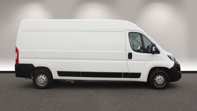 View the 2020 Peugeot Boxer: 2.2 BlueHDi H2 Professional Van 140ps Online at Peter Vardy