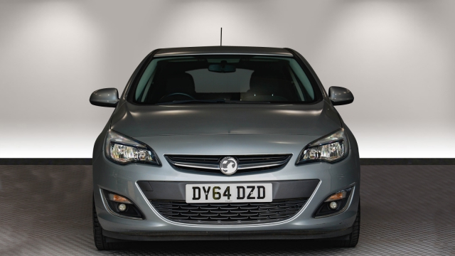 View the 2014 Vauxhall Astra: 1.4T 16V SRi 5dr Online at Peter Vardy