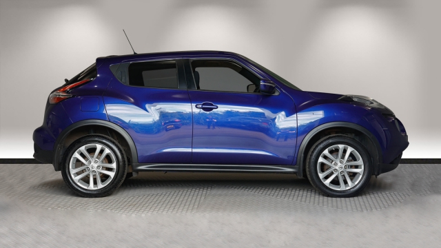 View the 2016 Nissan Juke: 1.2 DiG-T Acenta 5dr Online at Peter Vardy