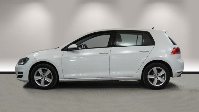 View the 2017 Volkswagen Golf: 2.0 TDI Match Edition 5dr DSG Online at Peter Vardy
