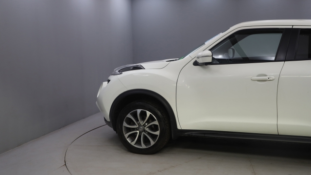 View the 2016 Nissan Juke: 1.2 DiG-T Tekna 5dr Online at Peter Vardy