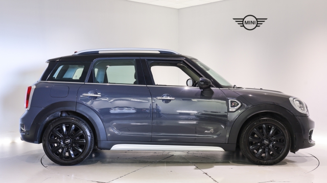 View the 2017 Mini Countryman: 2.0 Cooper S ALL4 5dr Online at Peter Vardy