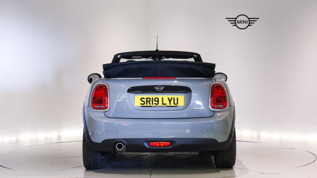 View the 2019 Mini Convertible: 1.5 Cooper Classic II 2dr [Comfort Pack] Online at Peter Vardy