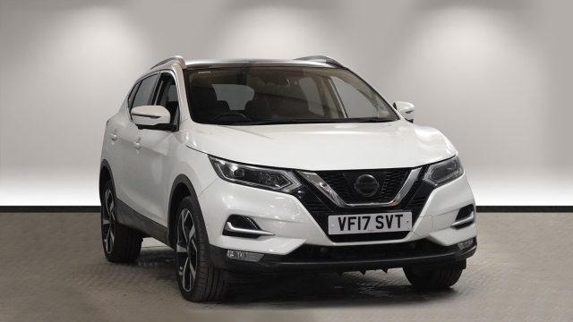 View the 2017 Nissan Qashqai: 1.6 DiG-T Tekna 5dr Online at Peter Vardy
