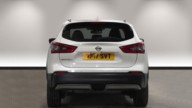 View the 2017 Nissan Qashqai: 1.6 DiG-T Tekna 5dr Online at Peter Vardy