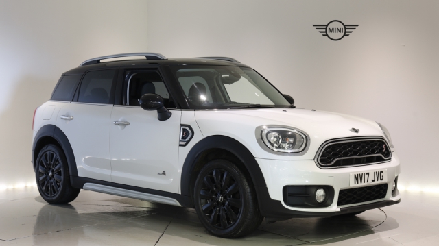 View the 2017 Mini Countryman: 2.0 Cooper S ALL4 5dr [Chili/Media Pack XL] Online at Peter Vardy