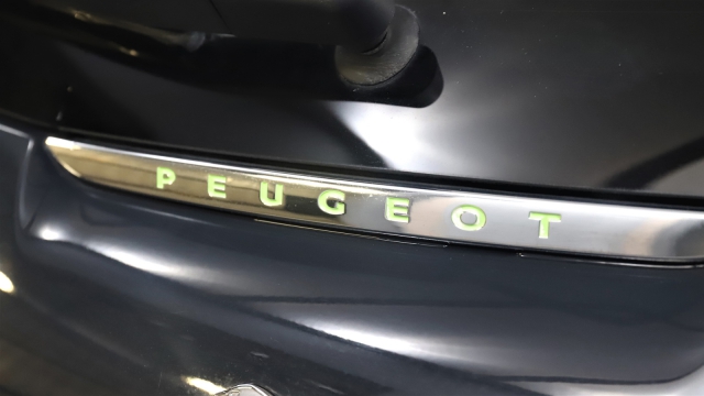View the 2016 Peugeot 208: 1.2 PureTech 82 Allure 3dr Online at Peter Vardy