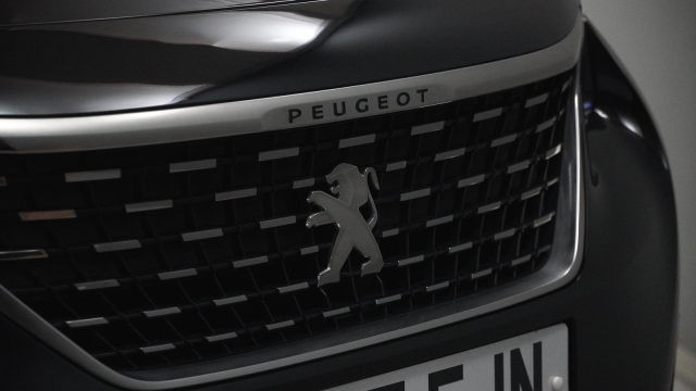 View the 2017 Peugeot 3008: 1.2 PureTech GT Line 5dr Online at Peter Vardy