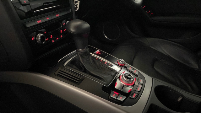 View the 2013 Audi A5: 2.0T FSI Quattro SE Technik 5dr S Tronic [5 Seat] Online at Peter Vardy