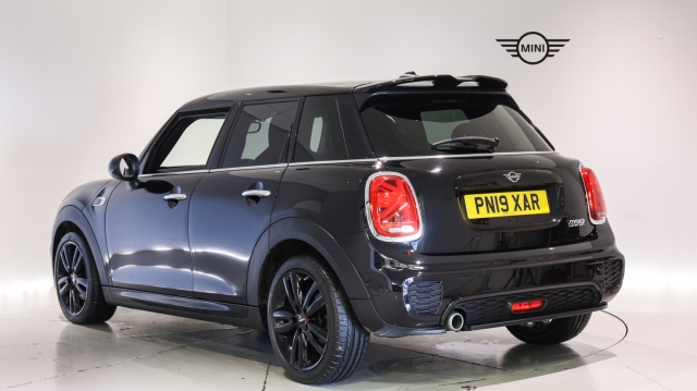View the 2019 Mini Hatchback: 1.5 Cooper Sport II 5dr Online at Peter Vardy