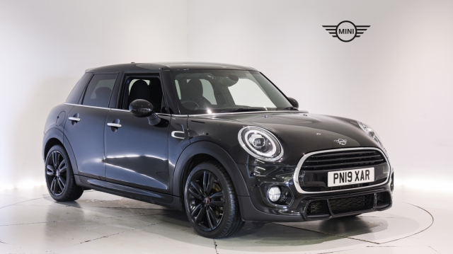 View the 2019 Mini Hatchback: 1.5 Cooper Sport II 5dr Online at Peter Vardy