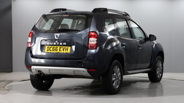 View the 2016 Dacia Duster: 1.5 dCi 110 Laureate 5dr Online at Peter Vardy