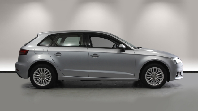 View the 2016 Audi A3: 1.6 TDI SE Technik 5dr S Tronic Online at Peter Vardy