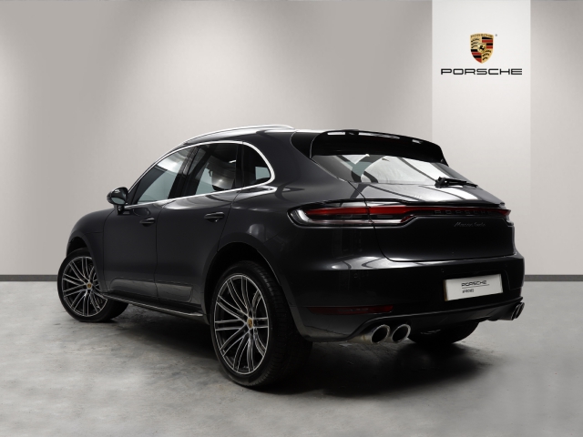 View the 2020 Porsche Macan: Turbo 5dr PDK Online at Peter Vardy