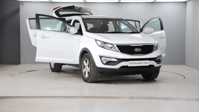 View the 2015 Kia Sportage: 1.6 GDi 1 5dr Online at Peter Vardy